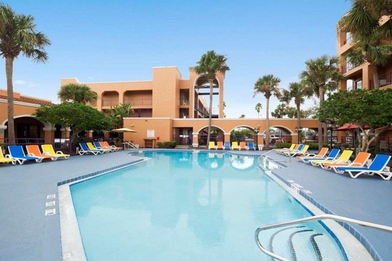 Ramada By Wyndham Kissimmee Downtown Hotel ภายนอก รูปภาพ