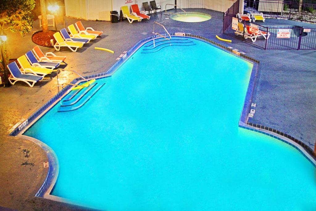 Ramada By Wyndham Kissimmee Downtown Hotel ภายนอก รูปภาพ