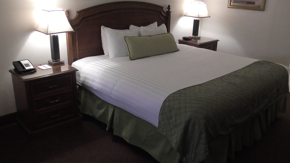 Ramada By Wyndham Kissimmee Downtown Hotel ภายนอก รูปภาพ