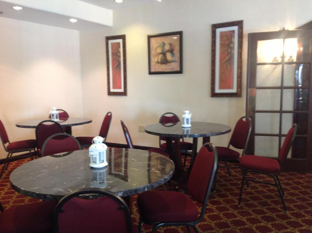 Ramada By Wyndham Kissimmee Downtown Hotel ภายนอก รูปภาพ