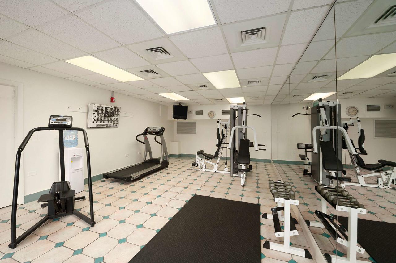 Ramada By Wyndham Kissimmee Downtown Hotel ภายนอก รูปภาพ
