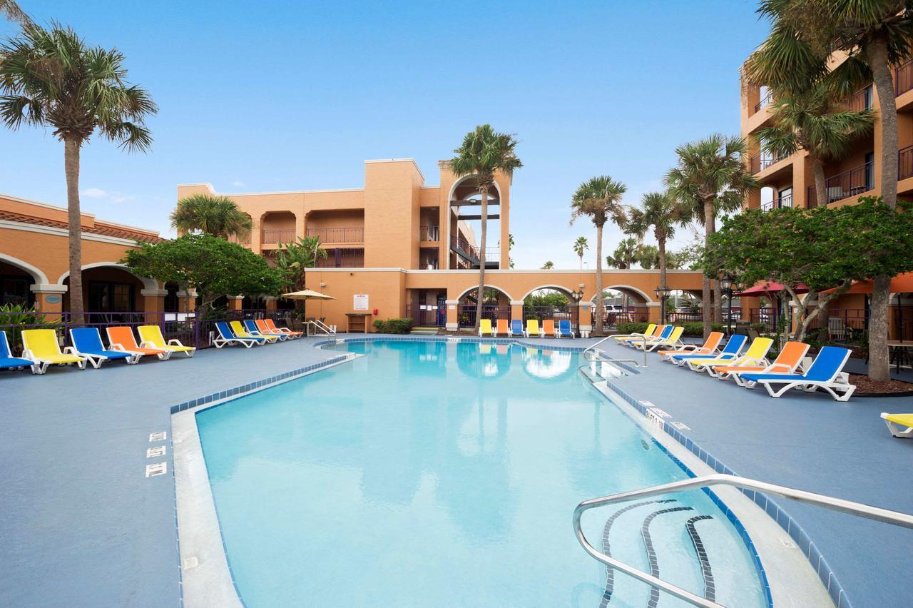 Ramada By Wyndham Kissimmee Downtown Hotel ภายนอก รูปภาพ