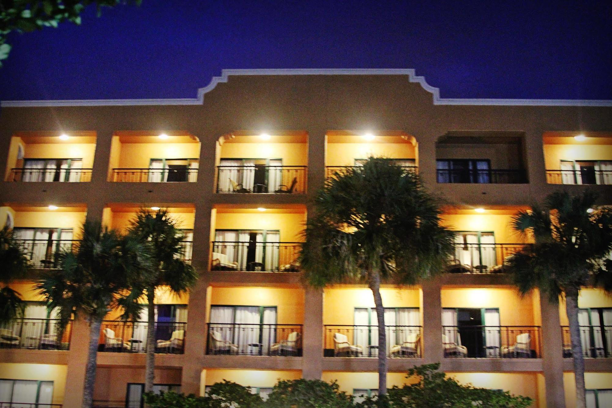 Ramada By Wyndham Kissimmee Downtown Hotel ภายนอก รูปภาพ