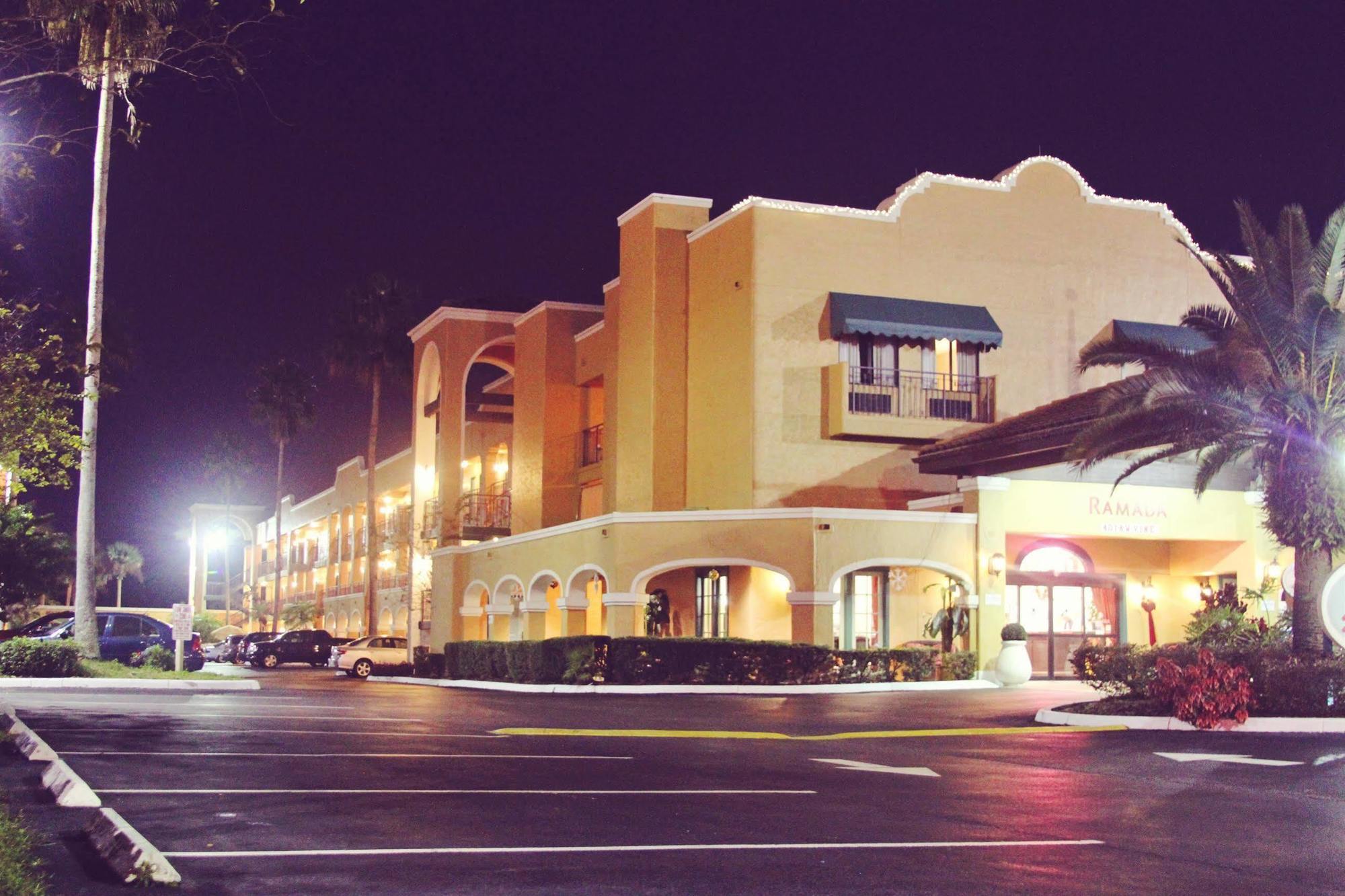 Ramada By Wyndham Kissimmee Downtown Hotel ภายนอก รูปภาพ