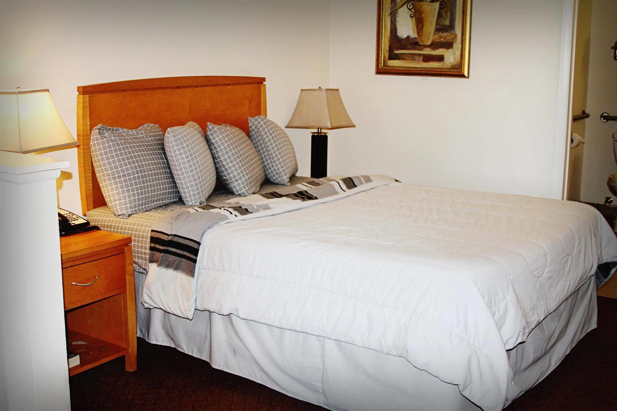 Ramada By Wyndham Kissimmee Downtown Hotel ภายนอก รูปภาพ